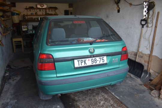 Os. automobily:Škoda Felicia 1,3 GLXi a Šk. Superb 1,9 TDI PD Comf.